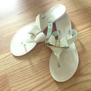 Bow flip flops